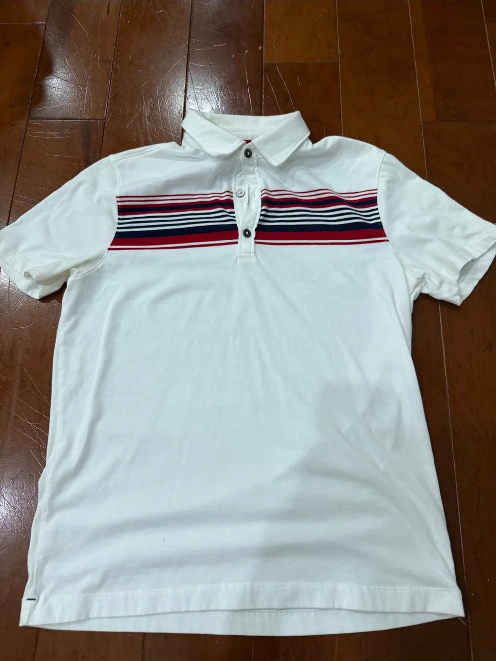 Set of 4 Banana Republic Polo Shirts with Subtle Logo. All size Large.